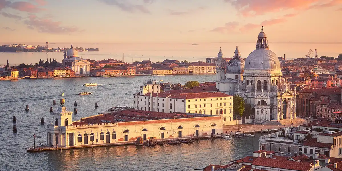 Magical Venice: A Christmas Market & Winter Charm Escape